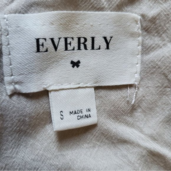 Everly Ruffle bottom cami top size small - Picture 7 of 7